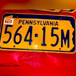 Pennsylvania Vintage 1970 License Plate. 564-15M